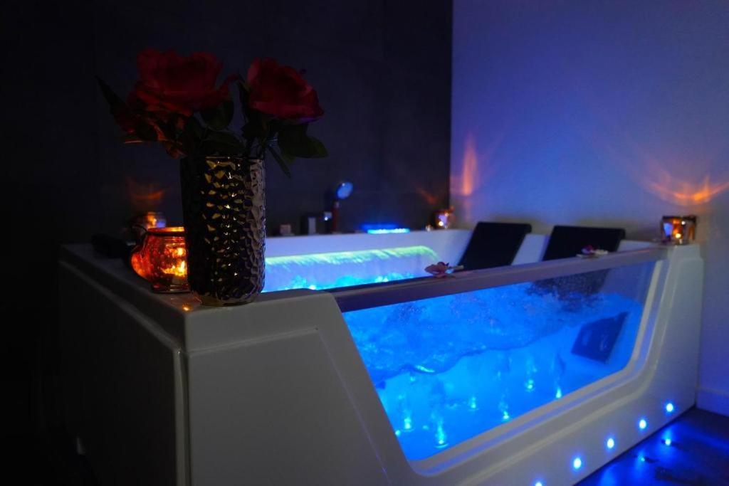 Relax Jacuzzi Apartment Kraków Zewnętrze zdjęcie